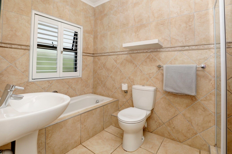 5 Bedroom Property for Sale in Van Riebeeckshof Western Cape